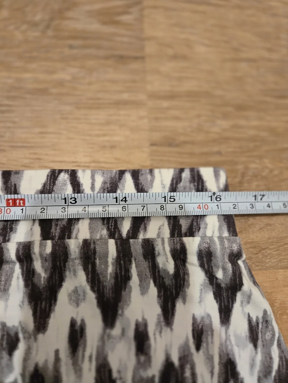 Dalia Gray and White Aztec Pattern Stretch Maxi Skirt Sz L - Picture 5 of 7